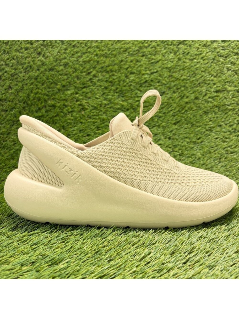 Kizik Roamer Mens Size 11 Sand Athletic Walking Hands Free Knit Shoes Sneakers
